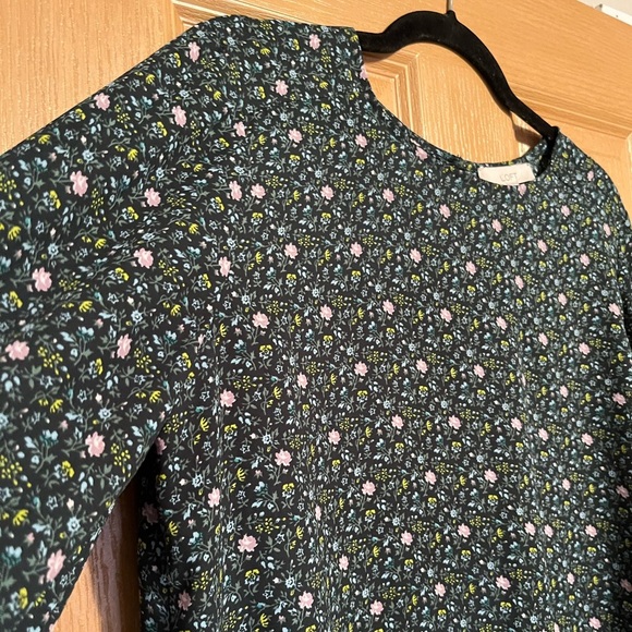 Ditsy Bloom Draped Sleeve Top - Picture 3 of 8